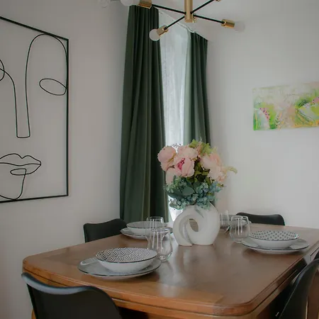 Epoka Apartamento Entrelagos